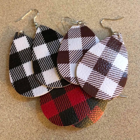 ⚠️LAST PAIR⚠️❤️Beautiful Plaid Faux Leathers❤️ - Picture 2 of 2